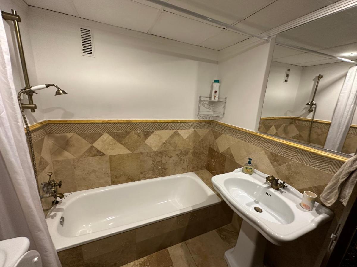 Apartamento En El Centro A Dos Minutos De La Playa Apartman Fuengirola Kültér fotó